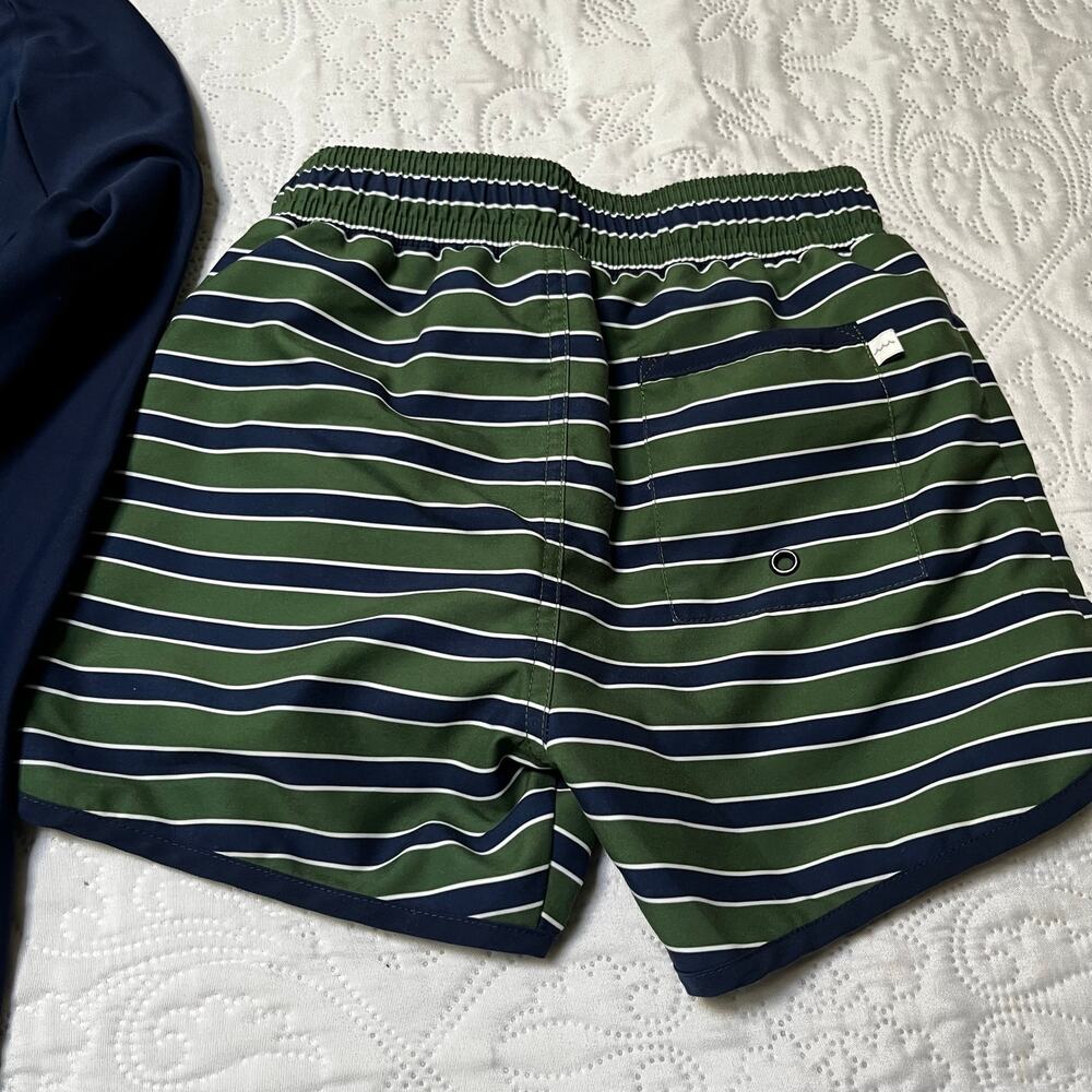 Minnow Boardies and Rash Guard Swim Set Size 7/8 - Picture 5 of 6